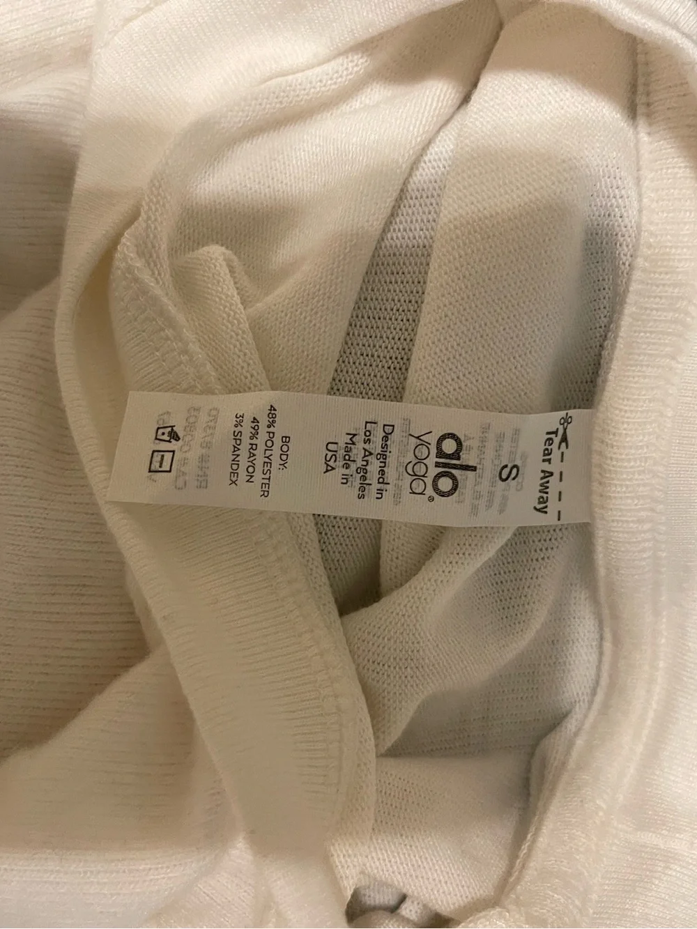 ALO Yoga Soho Pullover in Ivory